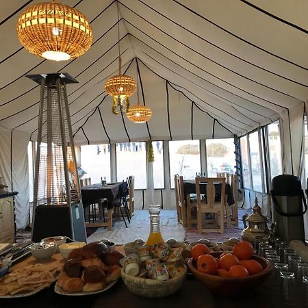 Riad Caravasar Merzouga Buitenkant foto