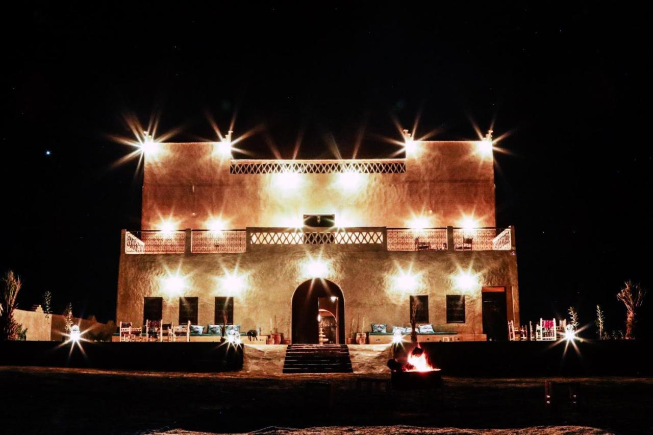Riad Caravasar Merzouga Buitenkant foto