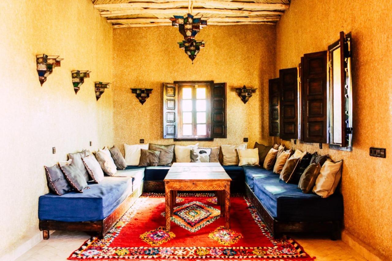 Riad Caravasar Merzouga Buitenkant foto