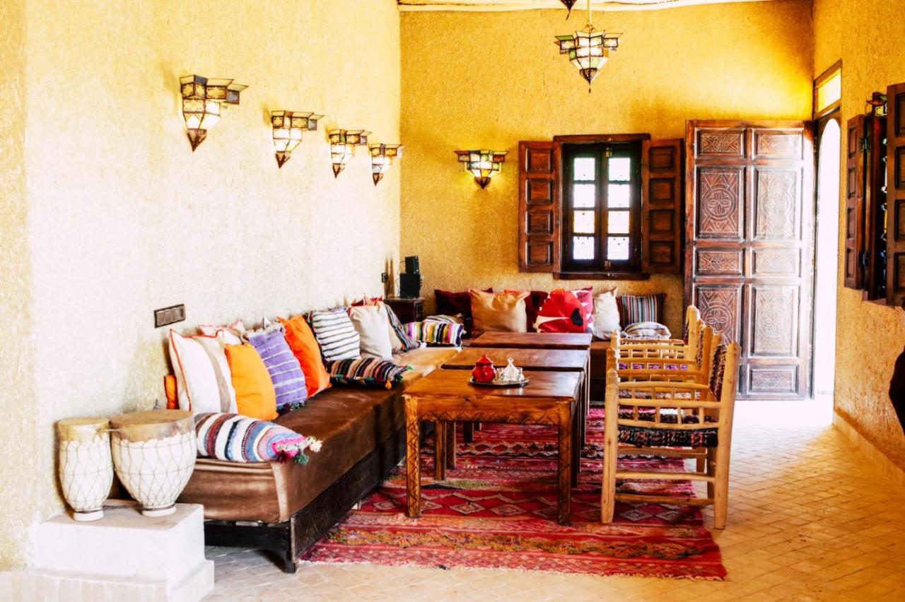 Riad Caravasar Merzouga Buitenkant foto