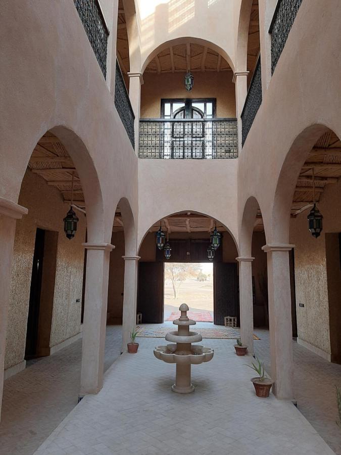 Riad Caravasar Merzouga Buitenkant foto