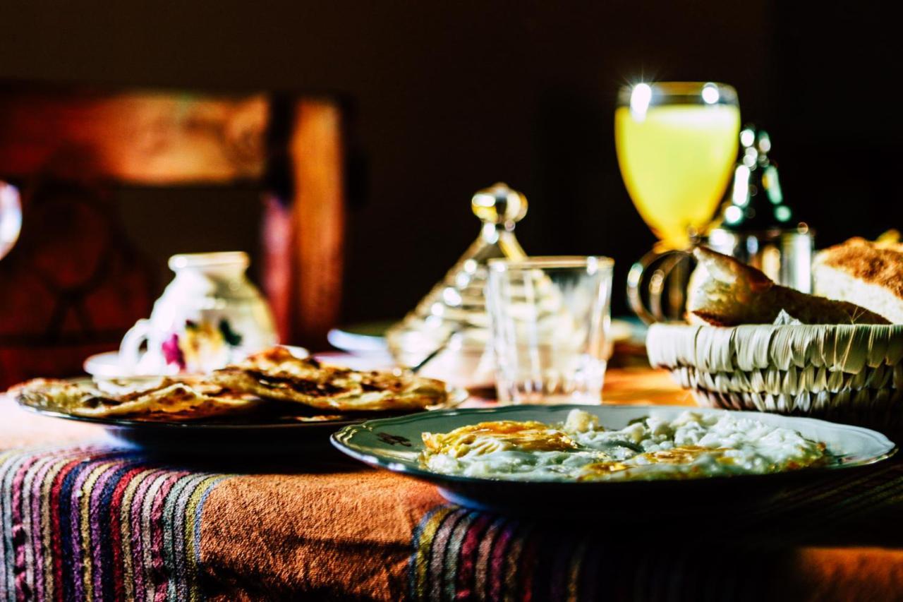 Riad Caravasar Merzouga Buitenkant foto