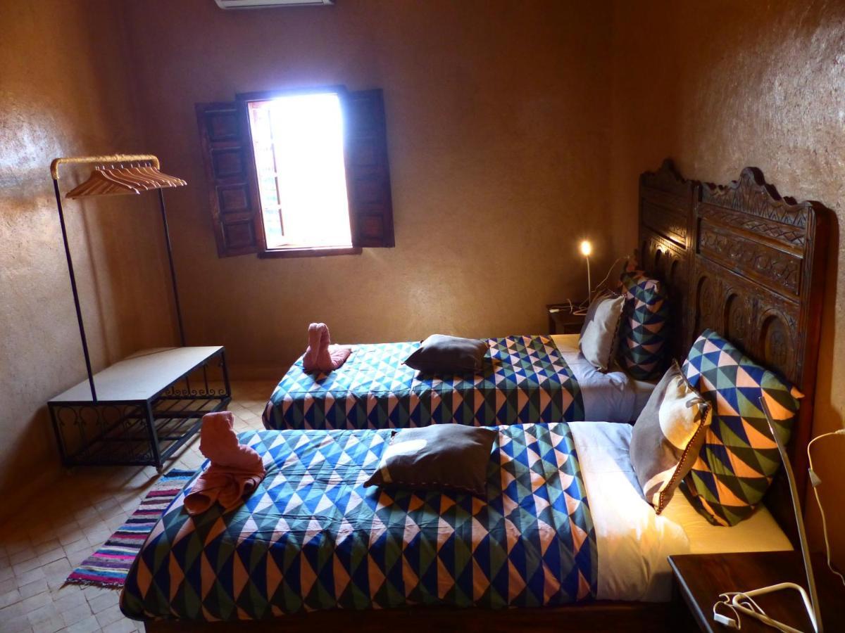Riad Caravasar Merzouga Buitenkant foto