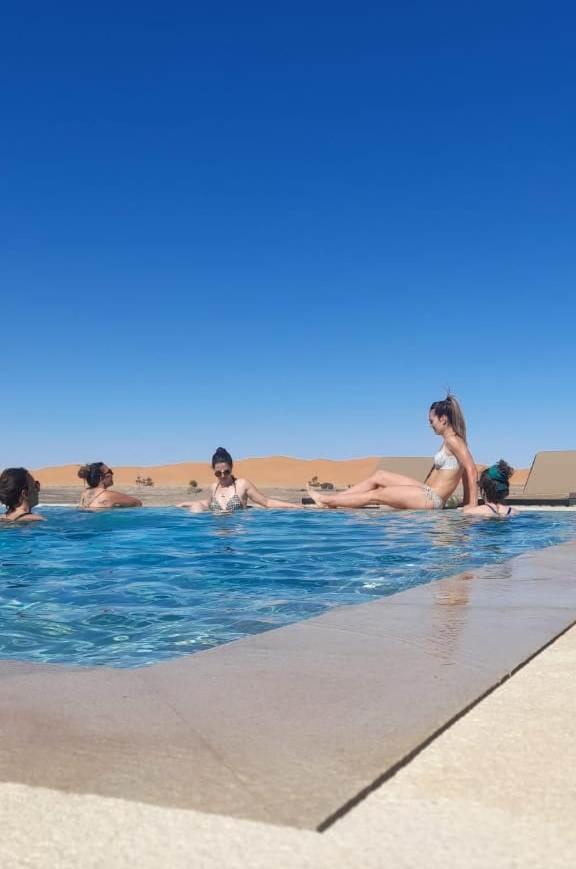 Riad Caravasar Merzouga Buitenkant foto