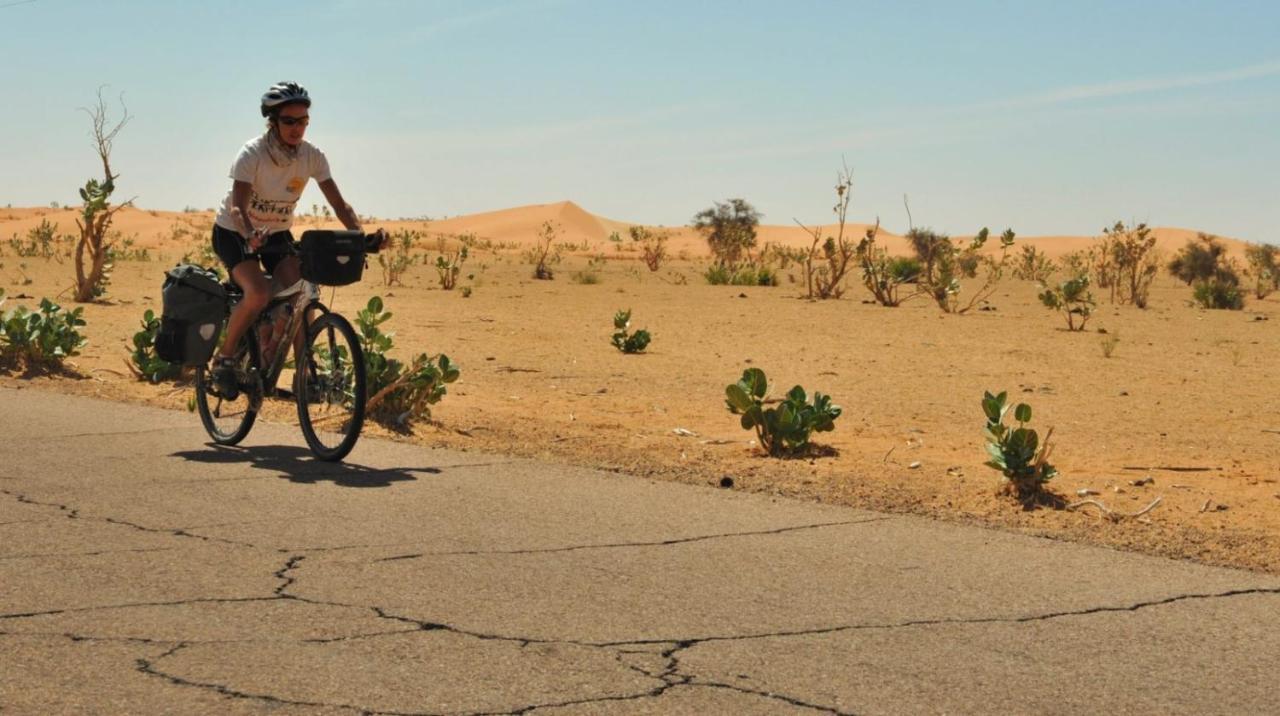 Riad Caravasar Merzouga Buitenkant foto