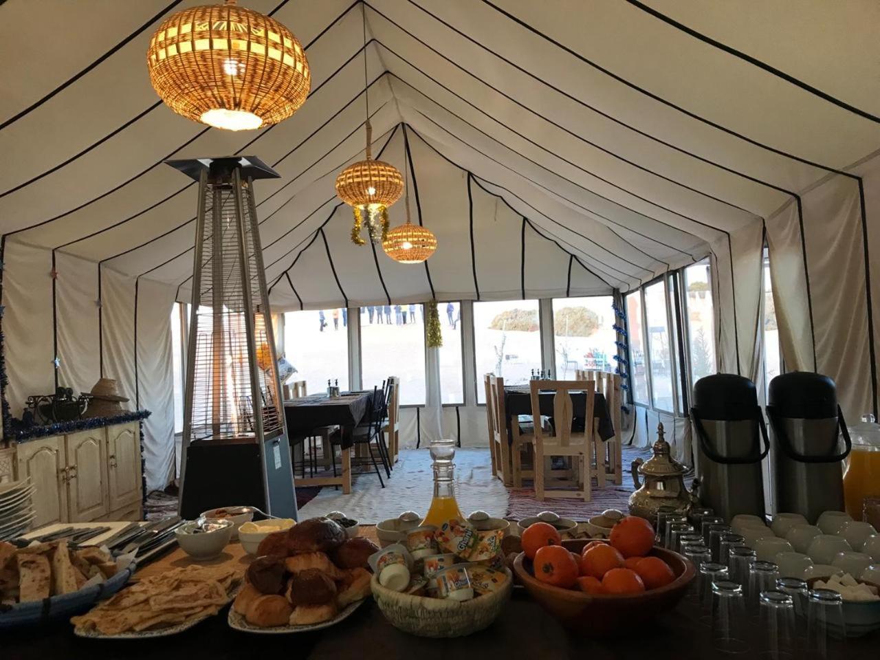 Riad Caravasar Merzouga Buitenkant foto
